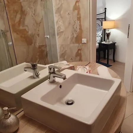 Karmelita Boutique Apartman *