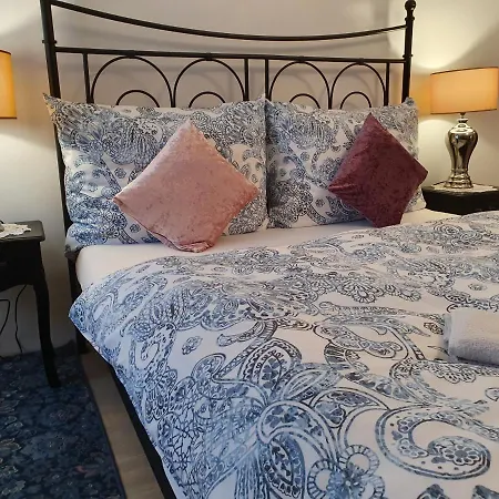 Karmelita Boutique * Sopron